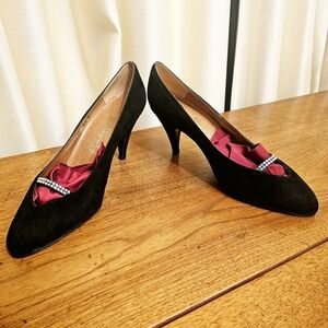 Chic Black Heels with Rhinestone Accent​
